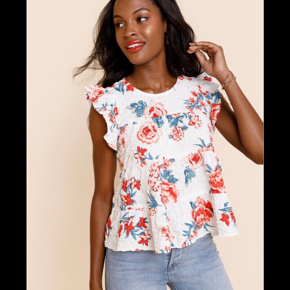 Mi Ami Clarisa Floral Babydoll Blouse crinkle material flutter sleeve white/pink